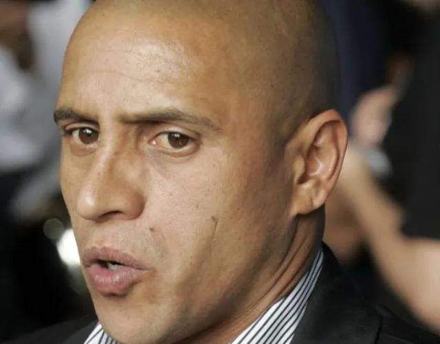 Roberto Carlos relembra derrota na Copa de 1998 e convulsão de Ronaldo: 'Vi meu amigo morto'