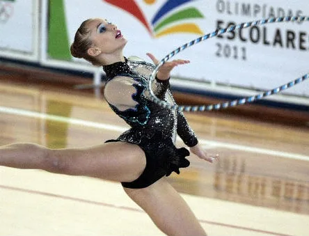 Atleta medalhista no Pan vem ao Espírito Santo para aulas gratuitas de ginástica rítmica