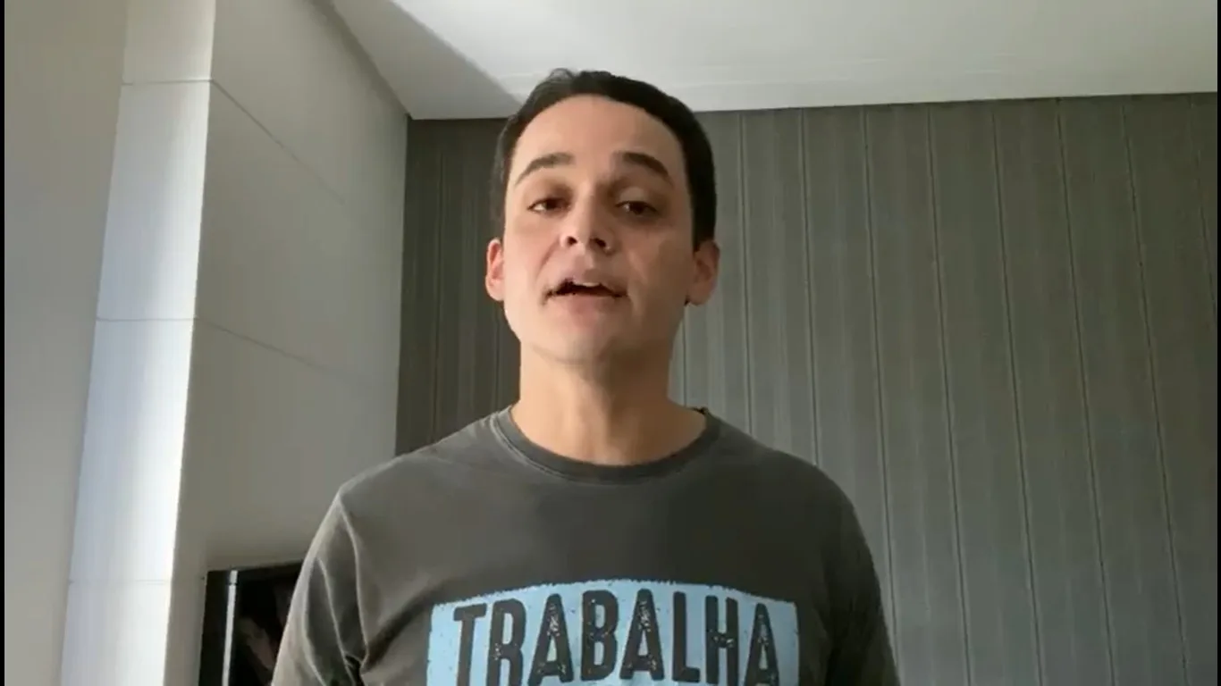 VÍDEO| Lorenzo Pazolini avisa que foi infectado com o novo coronavírus