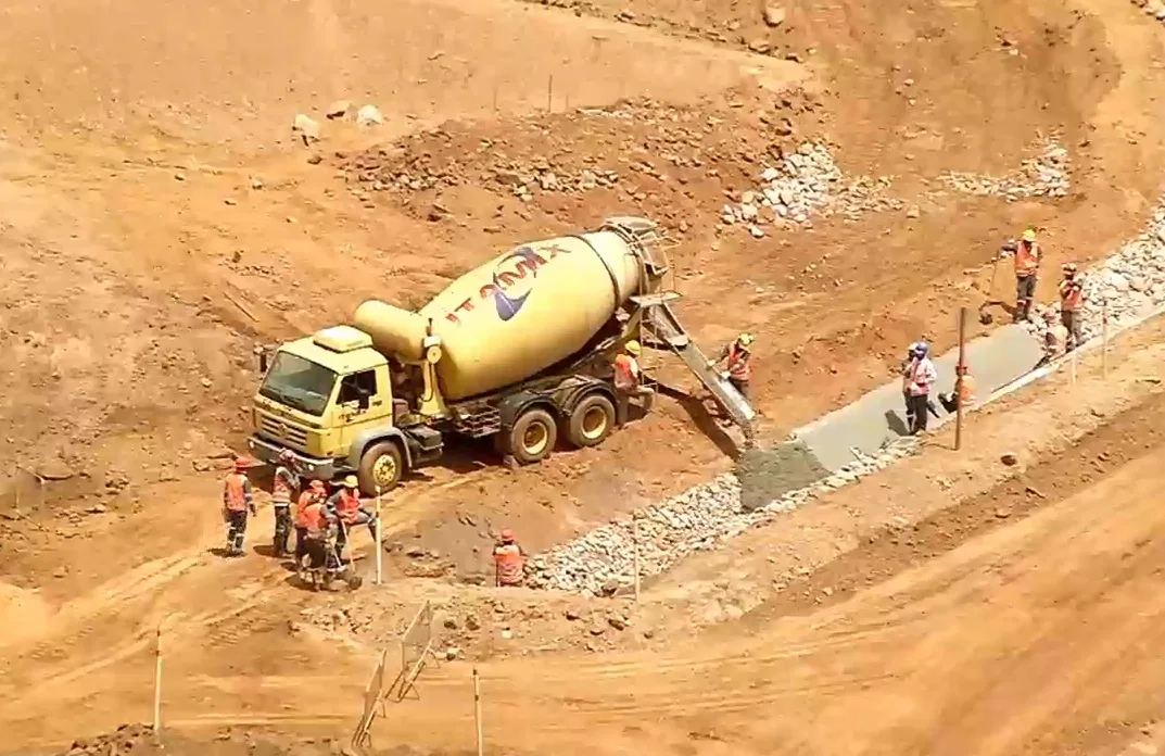 Após um ano da tragédia, obras de contenção tentam evitar retorno de rejeitos ao Rio Doce