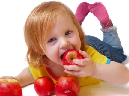 Maneiras para oferecer frutas ao seu filho