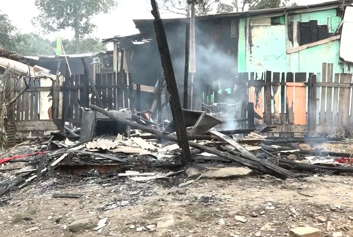 Mulher é ameaçada pelo ex e tem casa incendiada em Cariacica