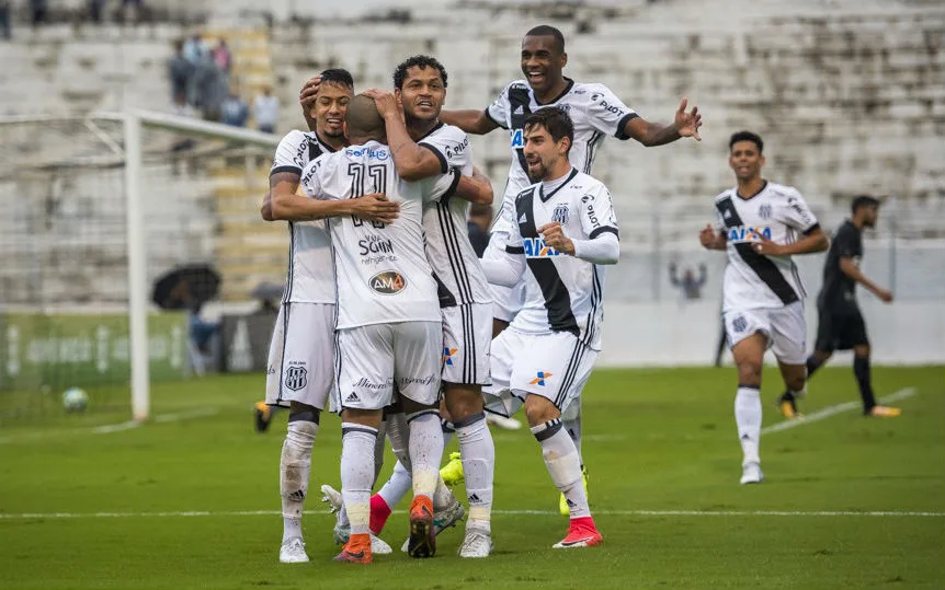 Emerson Sheik brilha e Ponte Preta vence o time misto do Botafogo