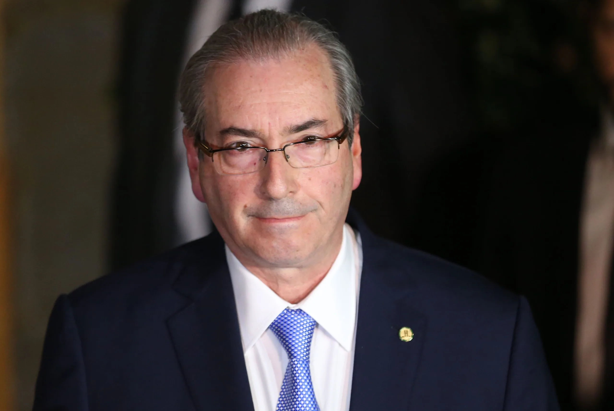 Brasília – O deputado afastado Eduardo Cunha fala à imprensa sobre a decisão do Supremo Tribunal Federal de manter seu afastamento da Câmara (Fabio Rodrigues Pozzebom/Agência Brasil)