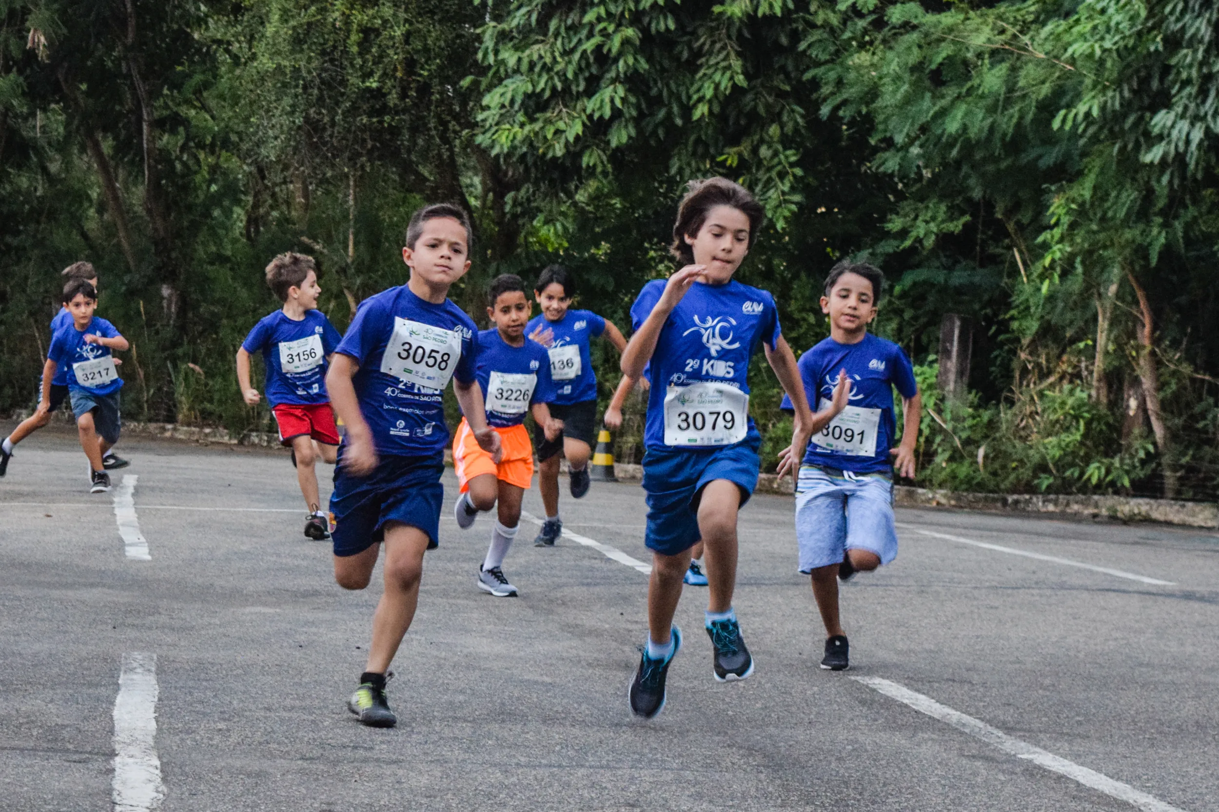 Alunos do Nosso Esporte Cachoeiro participam de meia maratona