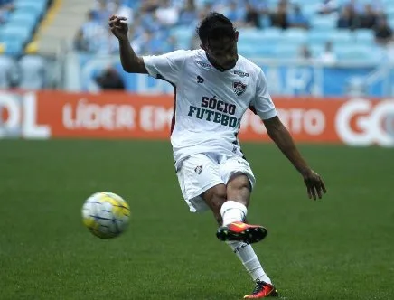 Fluminense vence Sport de virada, desbanca Santos e entra no G4