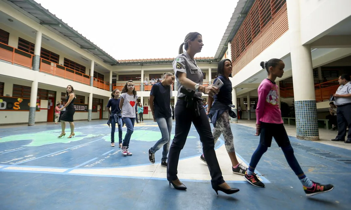 Primeiro dia de aulas no CED 01 da Estrutural, uma das escolas públicas do DF onde foi implementado o modelo cívico-militar.