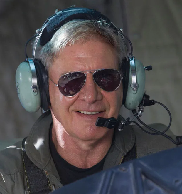 Após acidente, Harrison Ford narra documentário sobre aviões