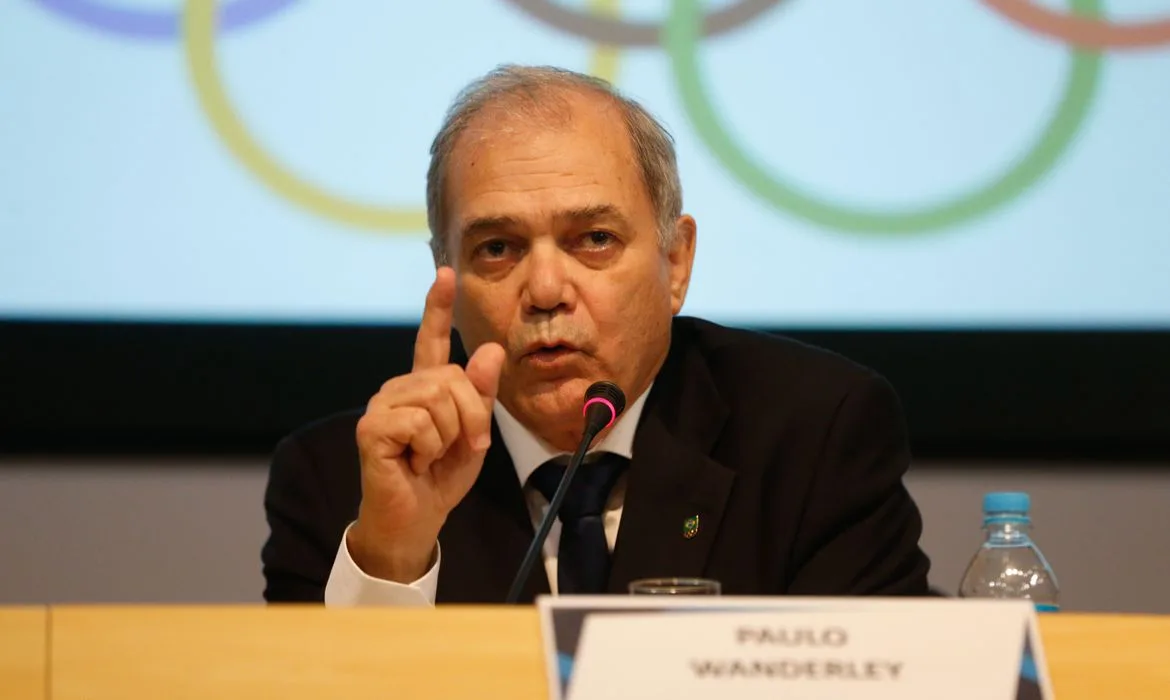 Rio de Janeiro – O presidente do Comitê Olímpico do Brasil (COB), Paulo Wanderley, fala à imprensa após reunião extraordinária com as confederações brasileiras olímpicas (Tomaz Silva/Agência Brasil)