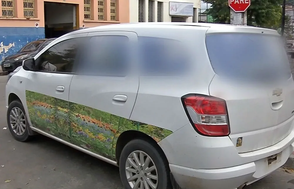 Dono de funerária é preso suspeito de usar carro roubado para transportar cadáveres