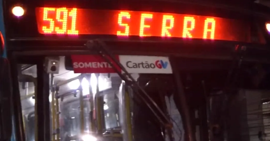 Passageiros de ônibus do Transcol são assaltados no Centro de Vitória