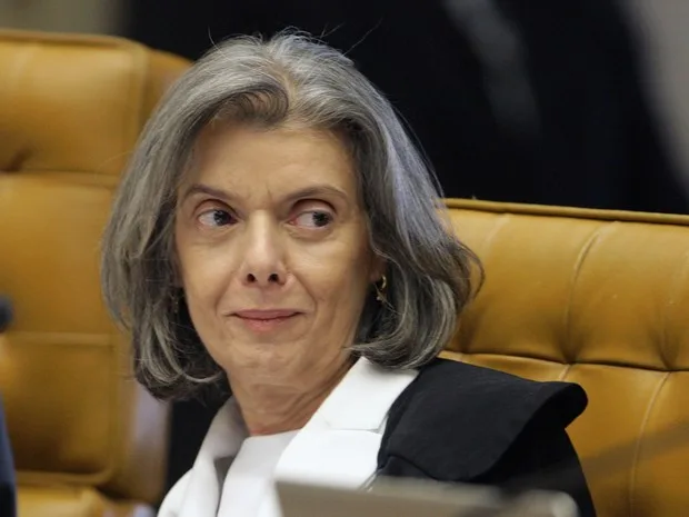 Carmen Lúcia: Praça virtual pode ser nova Ágora e ajudar na democracia direta