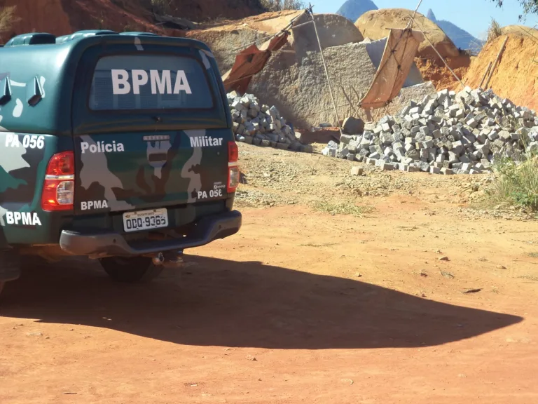 Exploração irregular de granito degrada área rural em Cachoeiro de Itapemirim