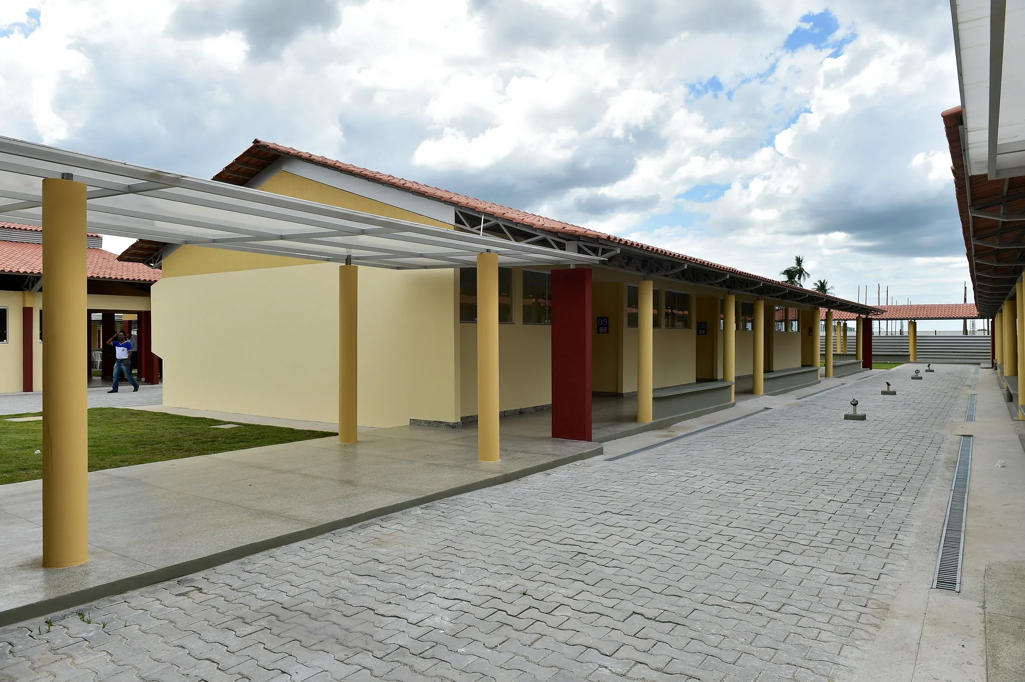 Escola com capacidade para mais de 500 alunos é inaugurada em Conceição da Barra