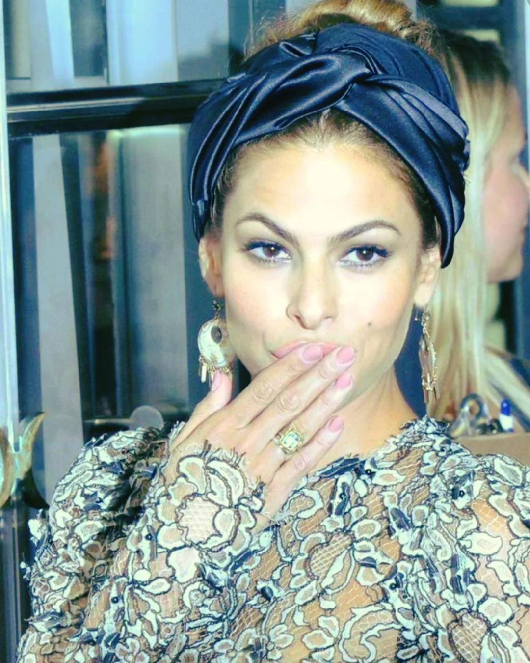 Eva Mendes não leva desaforo para casa e rebate seguidores nas redes sociais