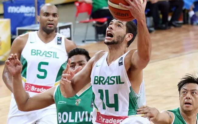 Seleção masculina de basquete bate a Argentina e está na final do Sul-Americano