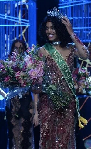 Internautas comemoram vitória de Raissa Santana no Miss Universo