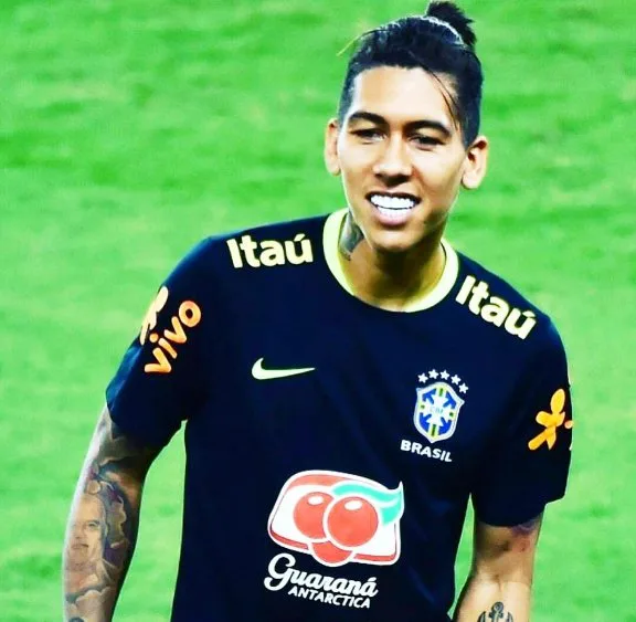 Roberto Firmino é detido sob acusação de dirigir sob efeito de álcool