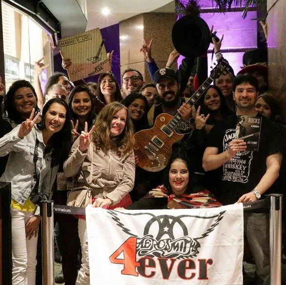 Aerosmith atende fãs em Porto Alegre antes do 1º show da turnê pelo Brasil