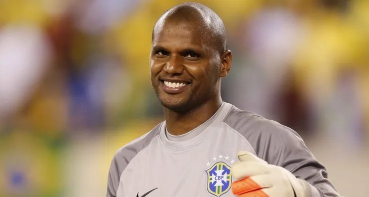 Com Jefferson na mira, Santos tenta contratar um novo goleiro