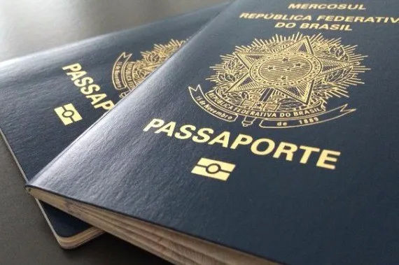 Aproximadamente 100 mil pessoas aguardam para receber passaporte