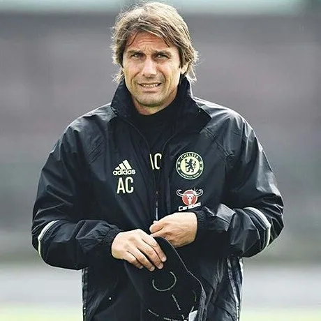 Em breve comunicado, Chelsea anuncia demissão do técnico Antonio Conte