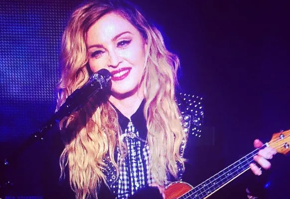 Madonna mostra apoio ao filho após prisão por posse de maconha