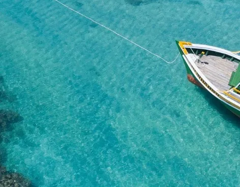 Duas turistas morrem em naufrágio de catamarã em Alagoas