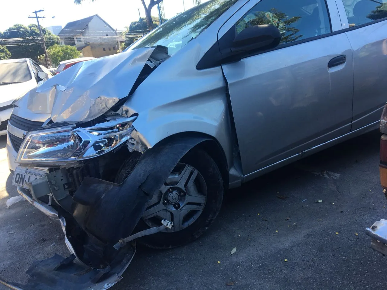 Motorista de aplicativo tem carro roubado e veículo é encontrado batido em Vila Velha