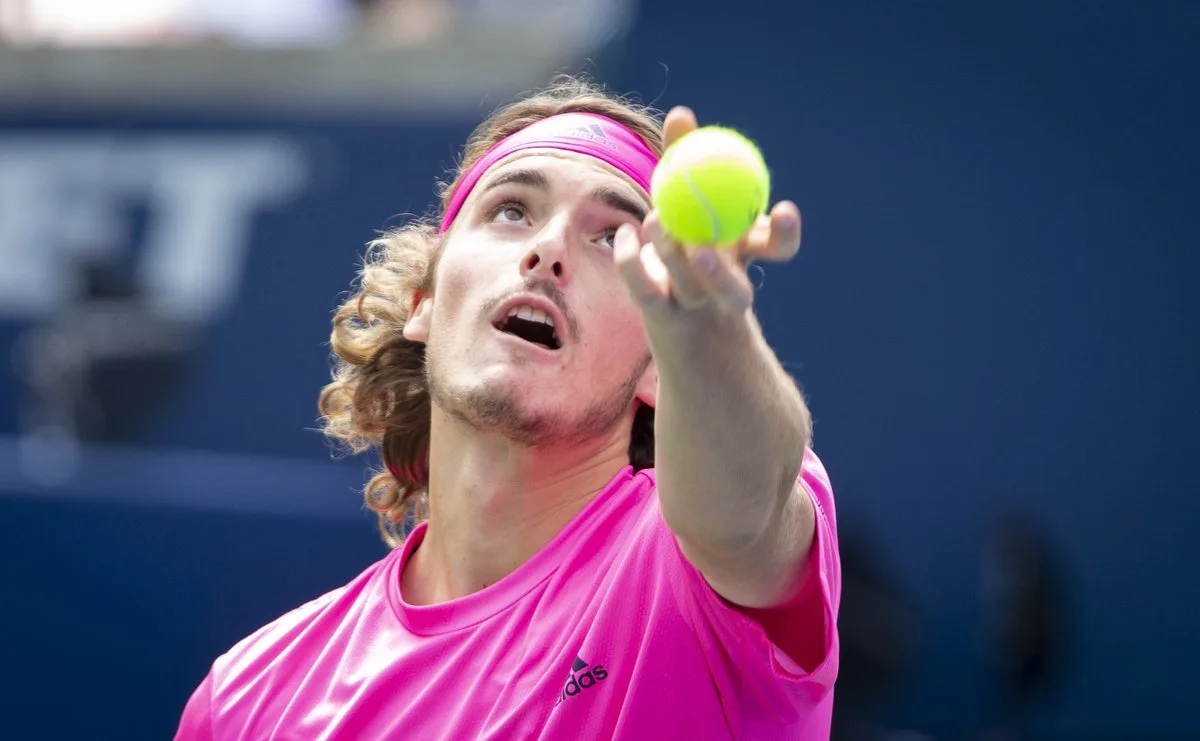 Grego Tsitsipas é surpreendido e cai para francês na estreia em Shenzhen