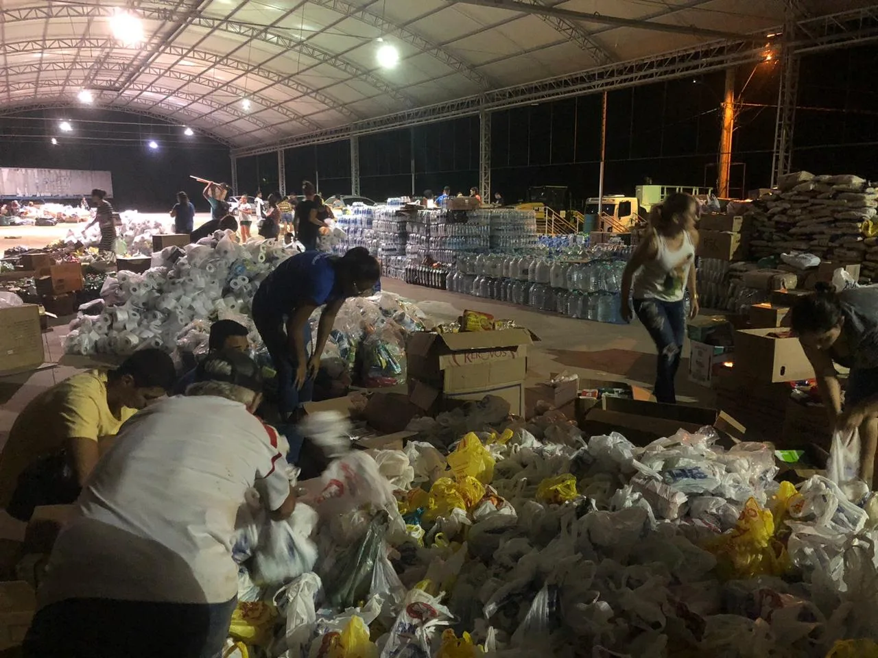 Alimentos arrecadados nos shows de Guarapari são enviados para o Sul do estado