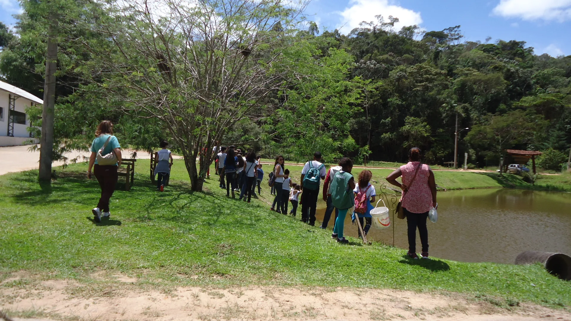 Estudantes de Cachoeiro participam de visita ambiental em Venda Nova do Imigrante