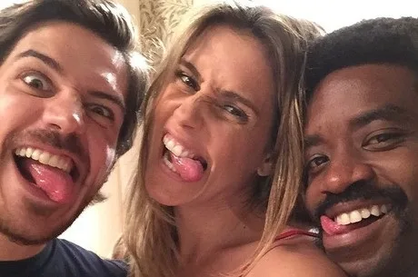 Deborah Secco agradece as amizades conquistadas em 2014