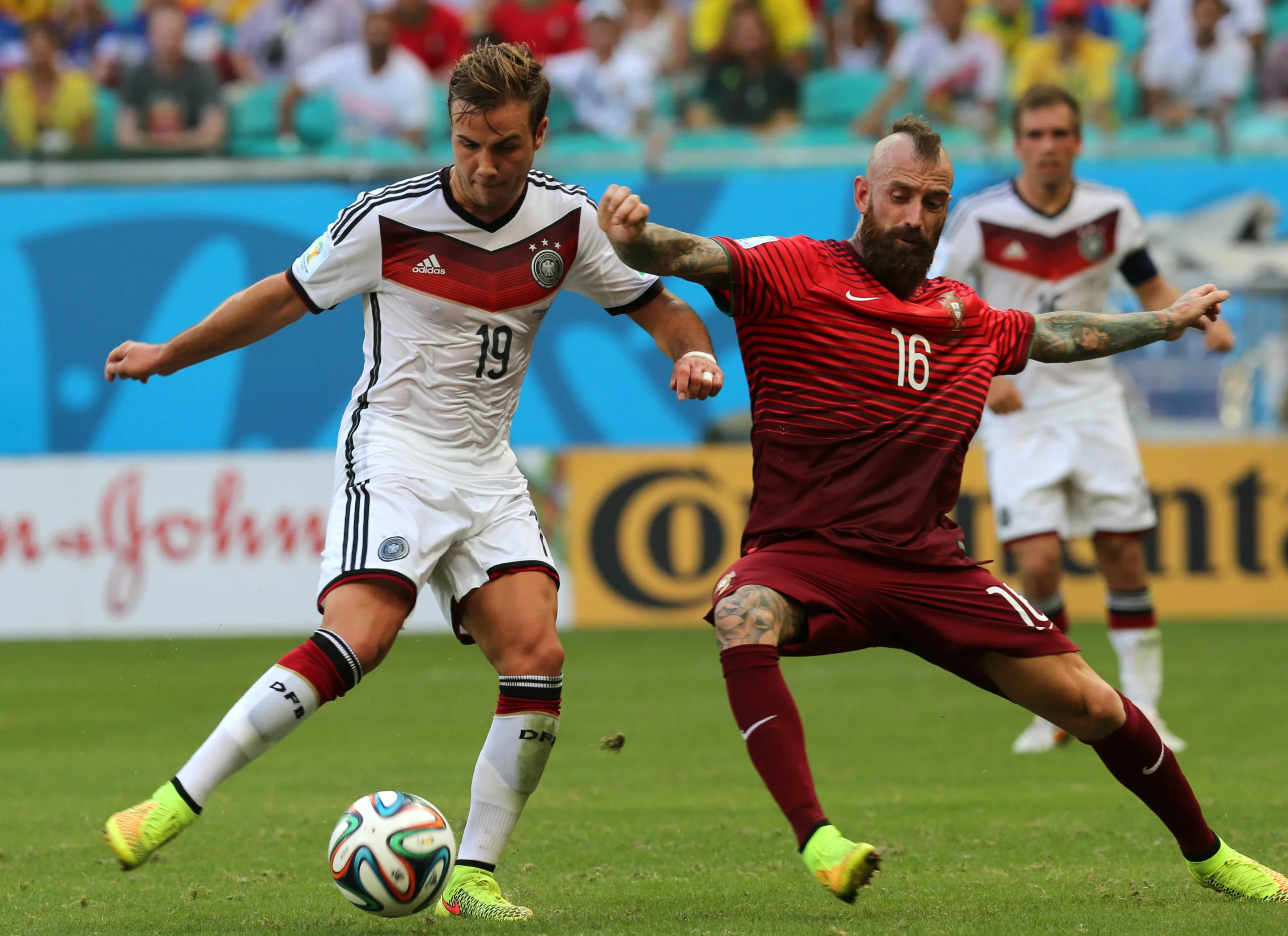 BA – FUTEBOL/ALEMANHA/PORTUGAL/COPA DO MUNDO – ESPORTES – Os jogadores Mario Gotze da Alemanha e Raul Meireles de Portugal durante partida na Arena Fonte Nova, em Salvador, na Bahia, no quinto dia da Copa do Mundo. Este jogo marca a estreia das seleções no Grupo G do Mundial. 16/04/2014 – Foto: CARLOS MORAES/AGÊNCIA O DIA/AGÊNCIA […]