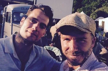 Que dupla! David Beckham posta foto com Henry Cavill e fãs não poupam elogios