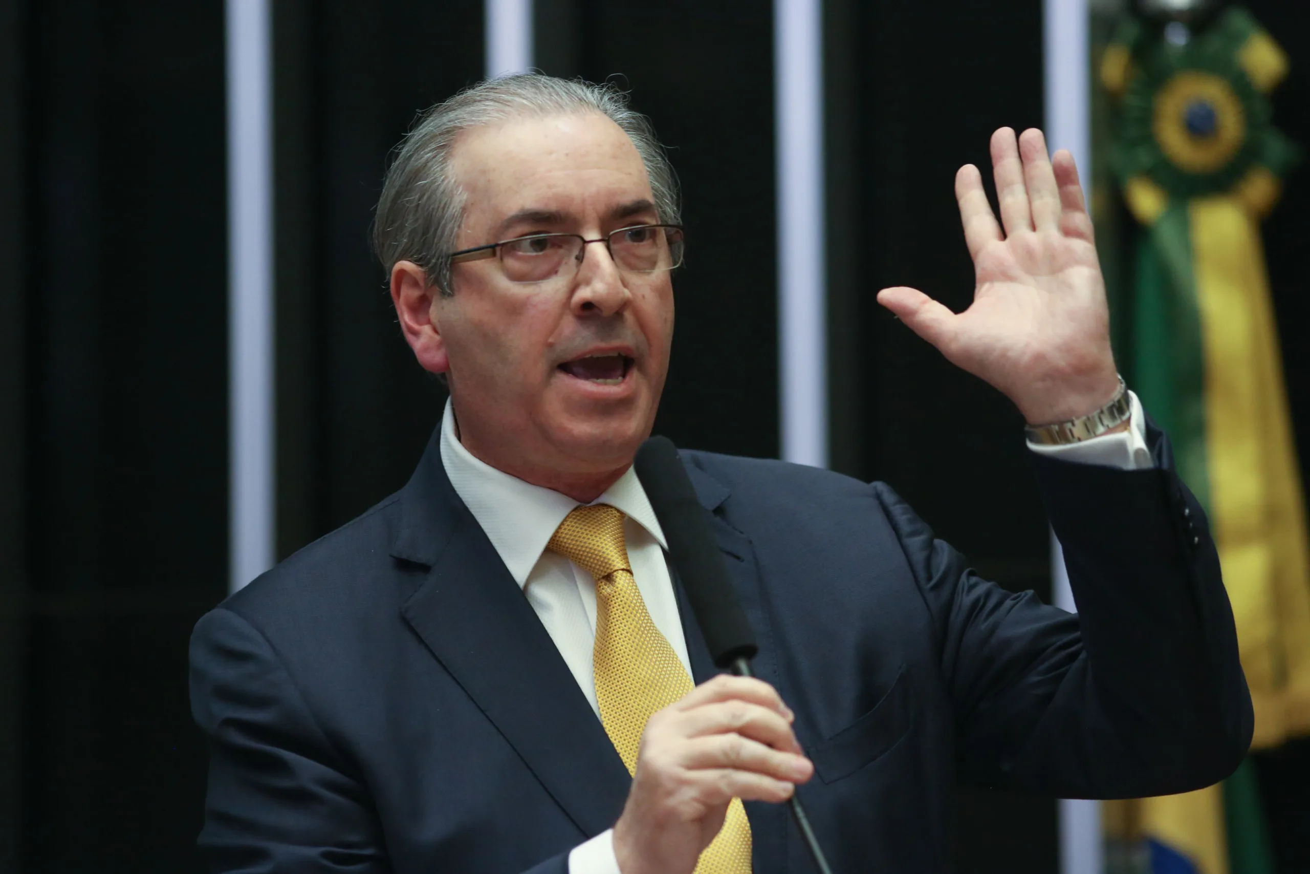 Brasília – O plenário da Câmara dos Deputados aprovou por 450 a favor, 10 contra e 9 abstenções a cassação do mandato do deputado afastado Eduardo Cunha (Fabio Rodrigues Pozzebom/Agência Brasil)