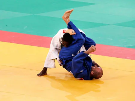 LONDON, ENGLAND – SEPTEMBER 01: Samuel Ingram of Great Britain (blue) and Jorge Hierrezuelo Marcillis (white) of Cuba compete in the -90 kg Judo medal final on day 3 of the London 2012 Paralympic Games at ExCel on September 1, 2012 in London, England. Jorge Hierrezuelo Marcillis of Cuba won the gold. (Photo by Matthew […]