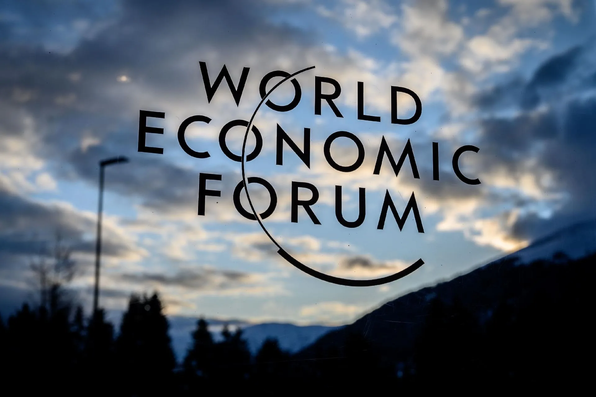 Fórum Econômico Mundial anuncia adiamento da reunião anual de 2021 em Davos