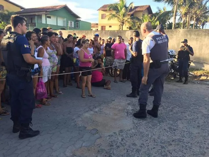 Dois jovens são assassinados a tiros no bairro Barra, em Marataízes