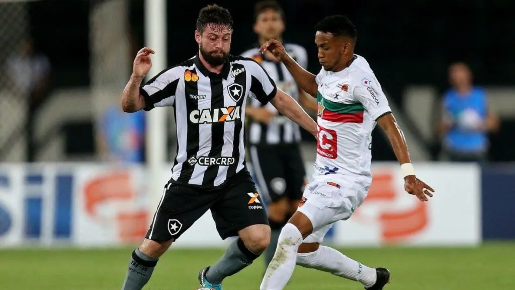 Técnico minimiza erros do Botafogo e elogia poder de reação após empate