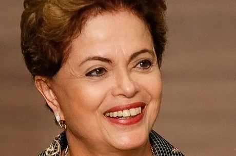 Em entrevista a jornal americano, Dilma diz sofrer preconceito sexual