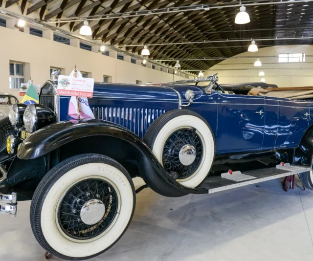 Exposição de Carros Antigos na Fábrica de Ideias