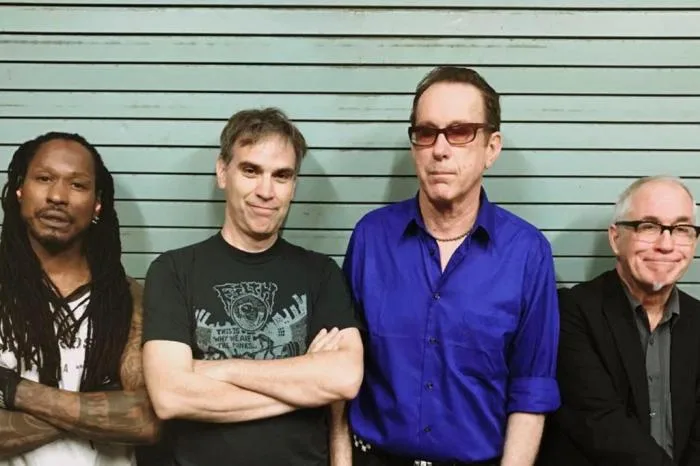 Produtora critica Dead Kennedys após cancelamento de shows no Brasil