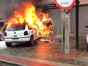 Três carros pegam fogo em menos de 24 horas na Grande Vitória