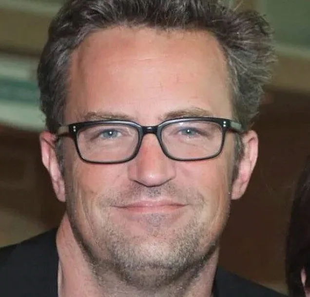 Matthew Perry, de Friends, estaria irreconhecível e morando em um hotel caro