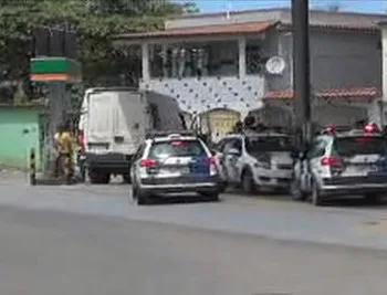 Traficantes rivais trocam tiros e quase acertam viatura da PM em Vila Velha