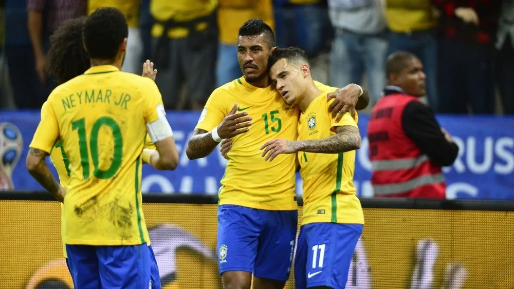 Paulinho pede paciência a Coutinho, mas diz que Barça 'já procura casa' para ele