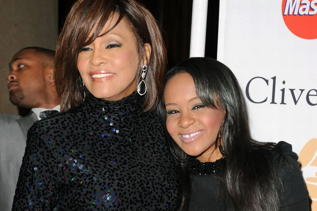 Bobbi Kristina Brown será enterrada ao lado de sua mãe Whitney Houston