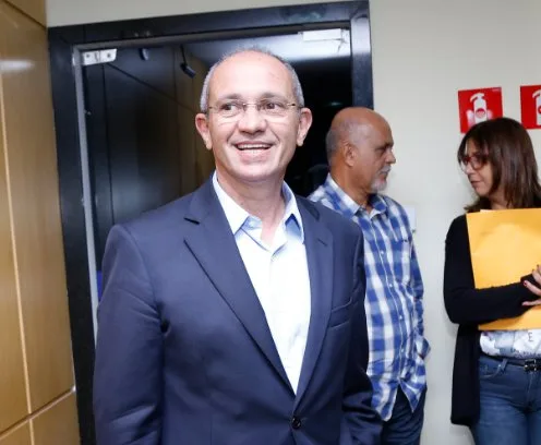 Hartung faz reuniões no primeiro dia depois de eleito