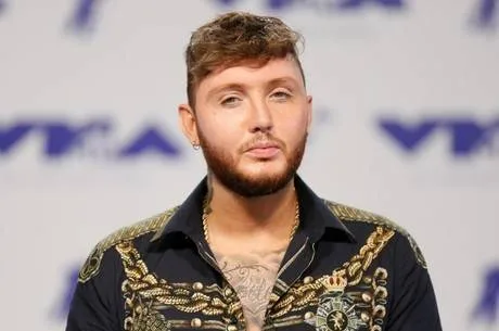 James Arthur pede apoio a artistas com problemas de saúde mental